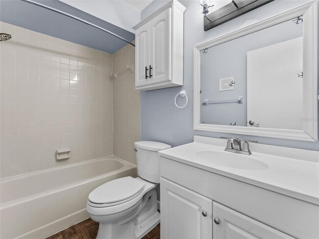Building Photo - 13608 S Village Dr
