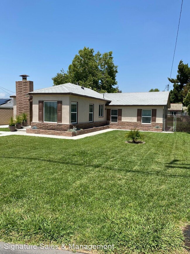 Building Photo - 2 br, 2 bath House - 22420 Van Buren Street