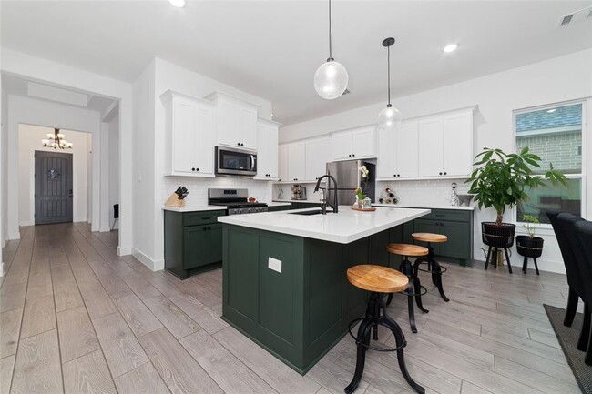 Building Photo - 28266 Emerald Bnd