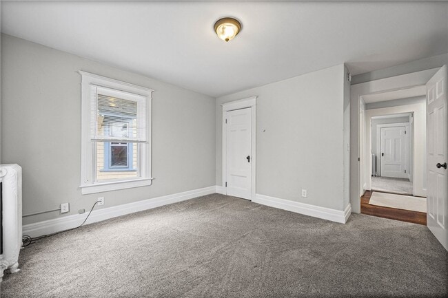 Building Photo - 164 Laburnam Crescent