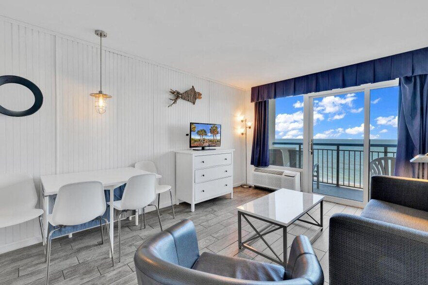 Primary Photo - 2300 N Ocean Blvd