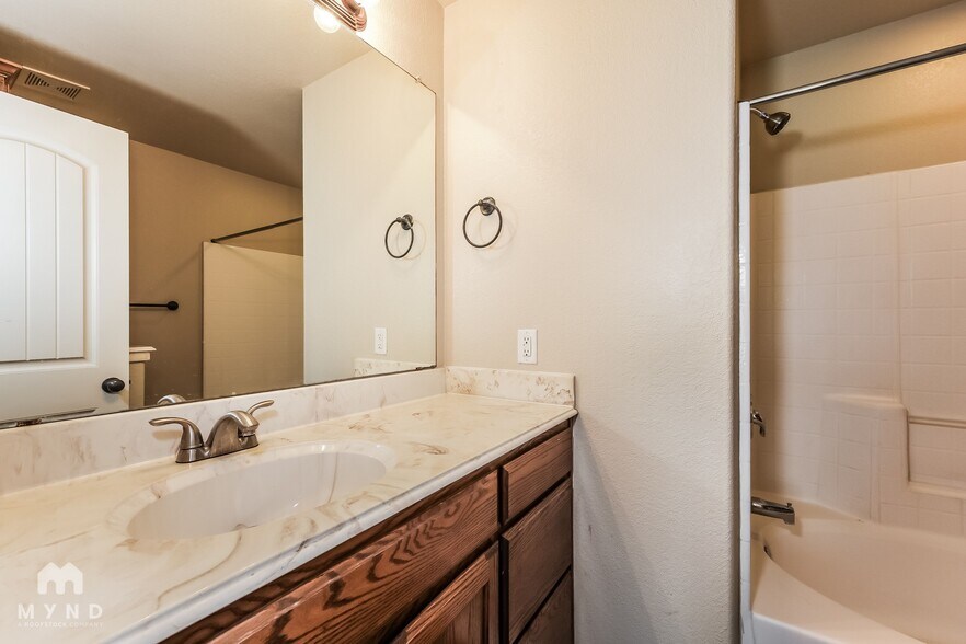 Building Photo - 110 Jolin Ln