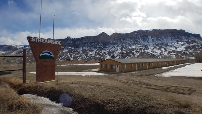 Primary Photo - Streamside Inn