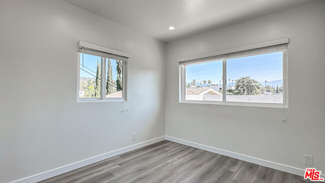 Building Photo - 2749 Griffith Park Blvd