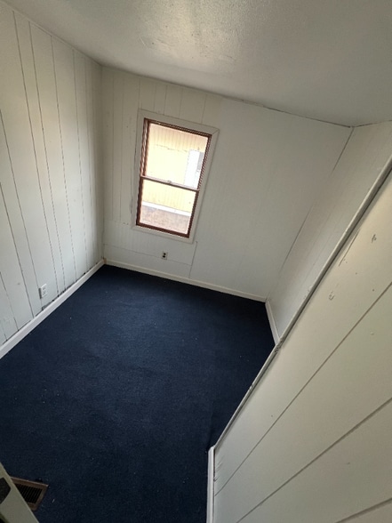 Building Photo - 2825 SE 14th St