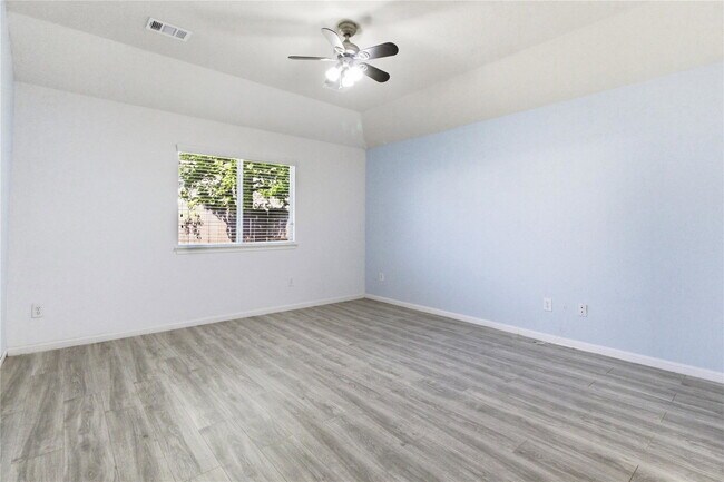 Building Photo - Teal Run Place Court, Fresno, TX 77545 - 4 BR 2 BA single-family home