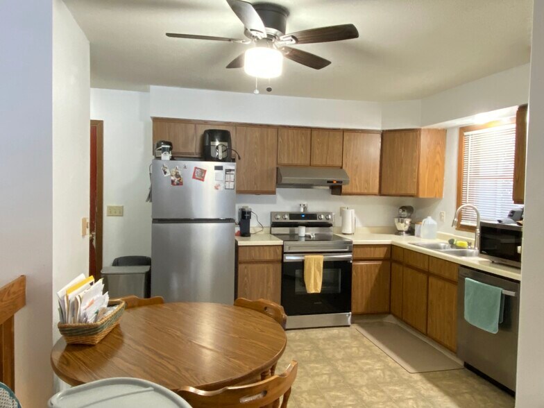 Building Photo - 1505 Well St