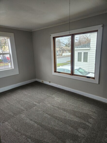 Building Photo - 118 E Cayuga St