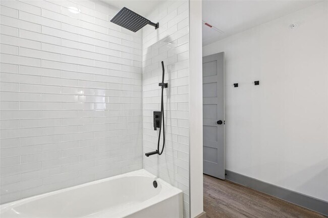 Building Photo - 2450 Wickersham Ln
