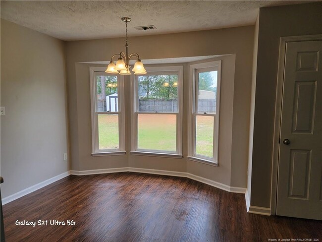Building Photo - 409 Sparrow Dr