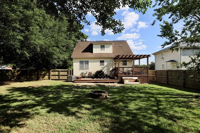 Building Photo - 1910 Lybrand St