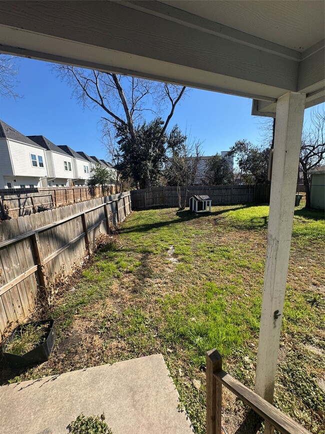 Building Photo - 8502 N Main St