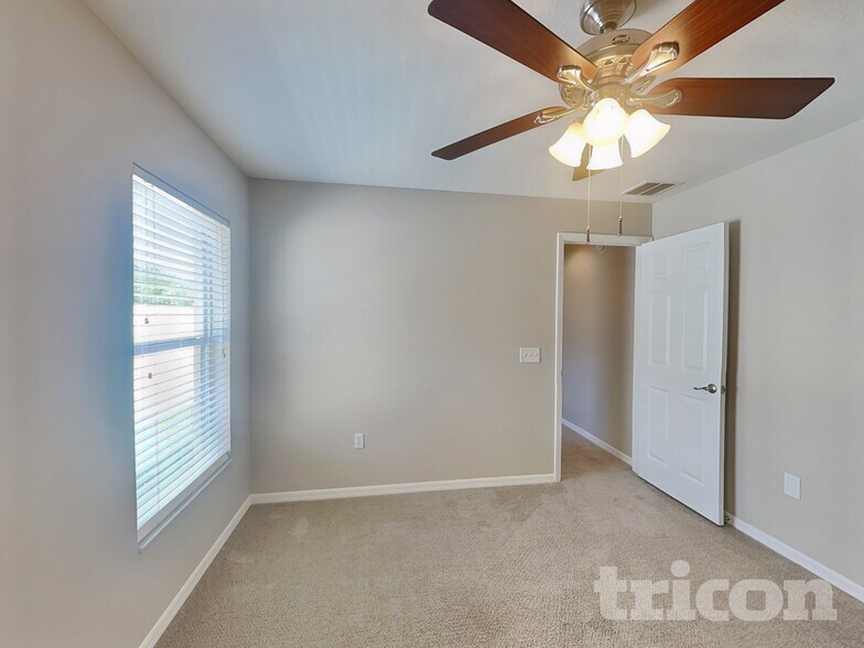 Building Photo - 10752 Carloway Hills Dr