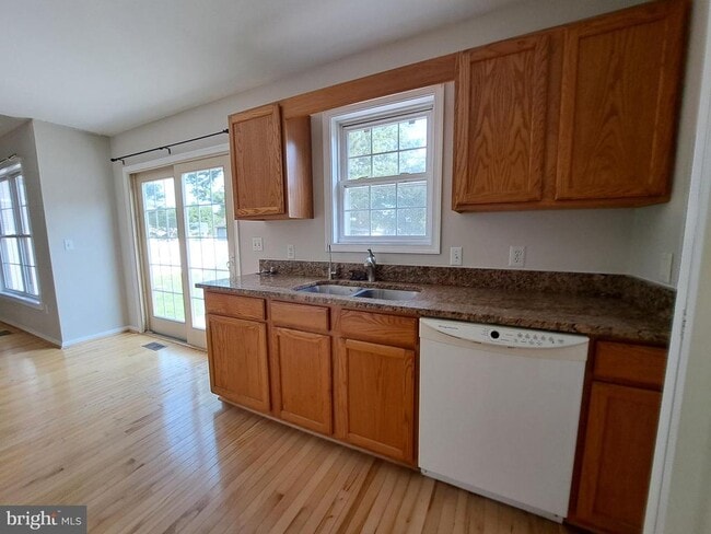 Building Photo - 107 Strawberry Way