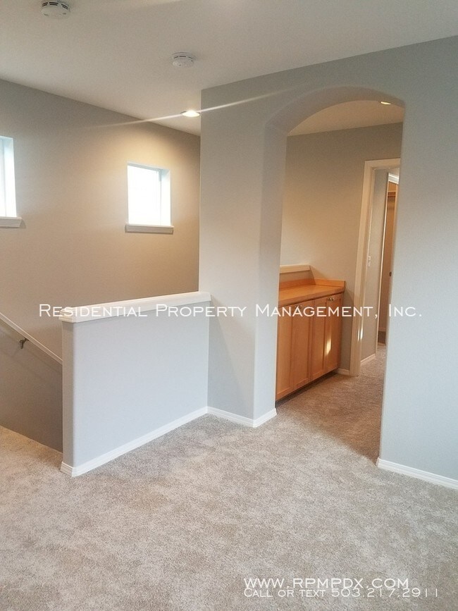 Building Photo - 2 Story Home in Arbor Vineyards neighborhood!