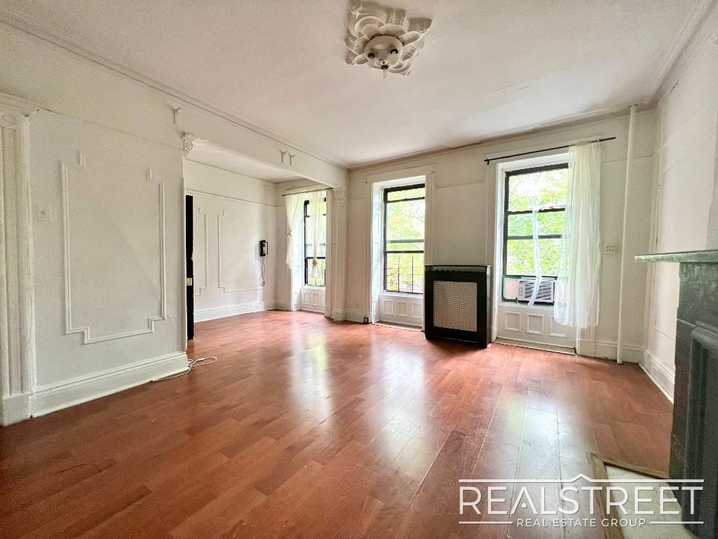 Building Photo - Charming 1 BED in Bed Stuy Brownstone!
