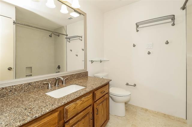 Building Photo - 428 Cozby Ave