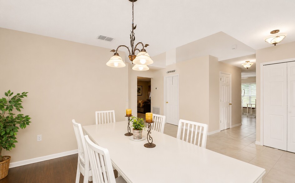 Building Photo - 3371 Hickory Leaf Ct
