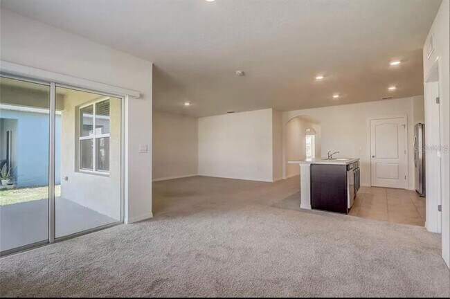 Building Photo - 292 Sofia Ln