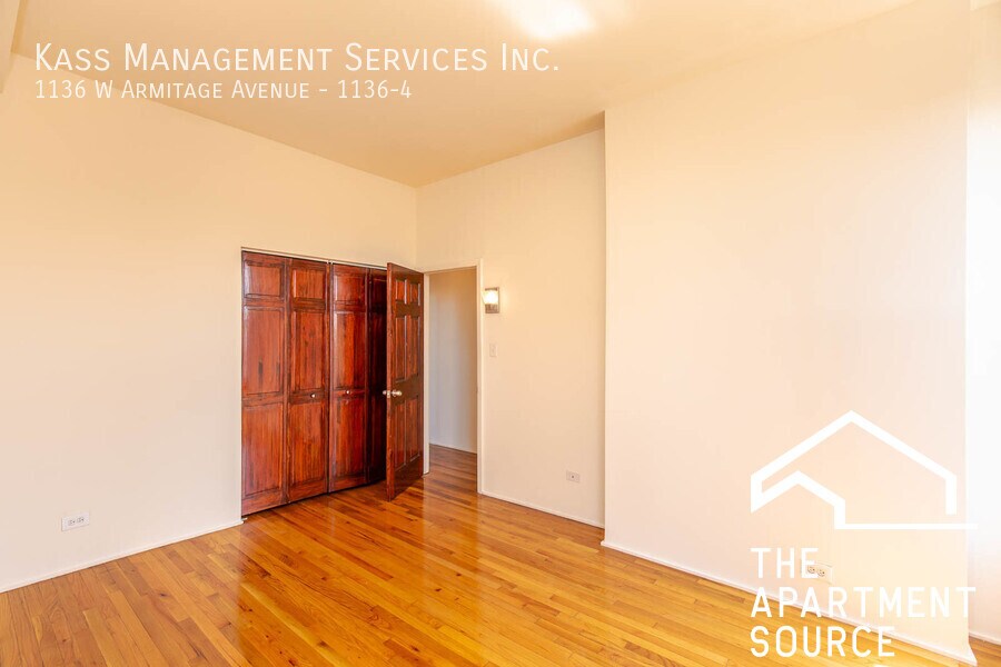 Building Photo - 1130 W Armitage Ave