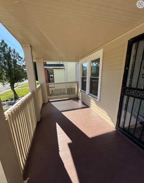 Building Photo - 13710 Caine Ave