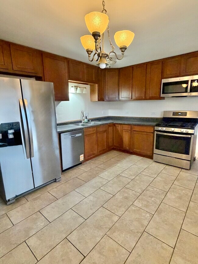 Building Photo - 1814 Holly Ave