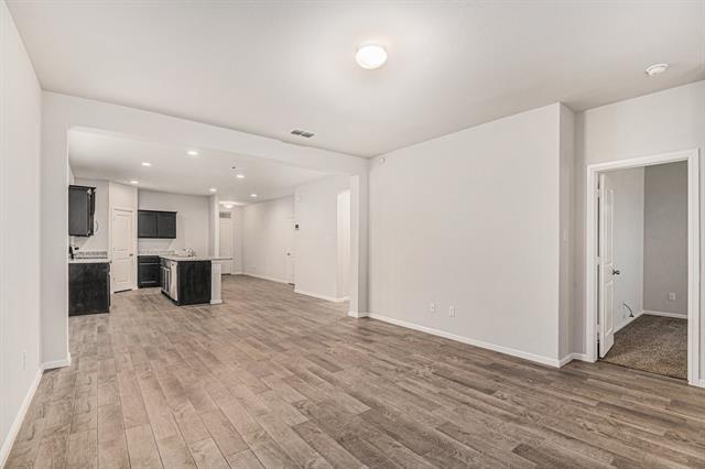 Building Photo - 724 Beebrush Dr