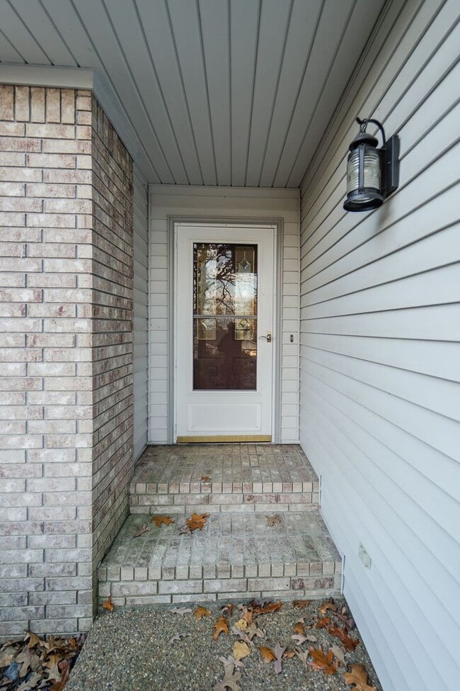 Building Photo - Charming 3 bedroom, 2 bath home that has been updated and is ready to be called home! This home h...