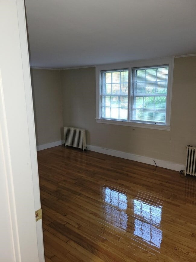 Building Photo - 18 Johnson St