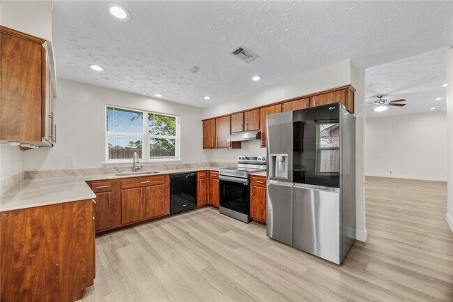 Building Photo - 1815 Millbury Dr