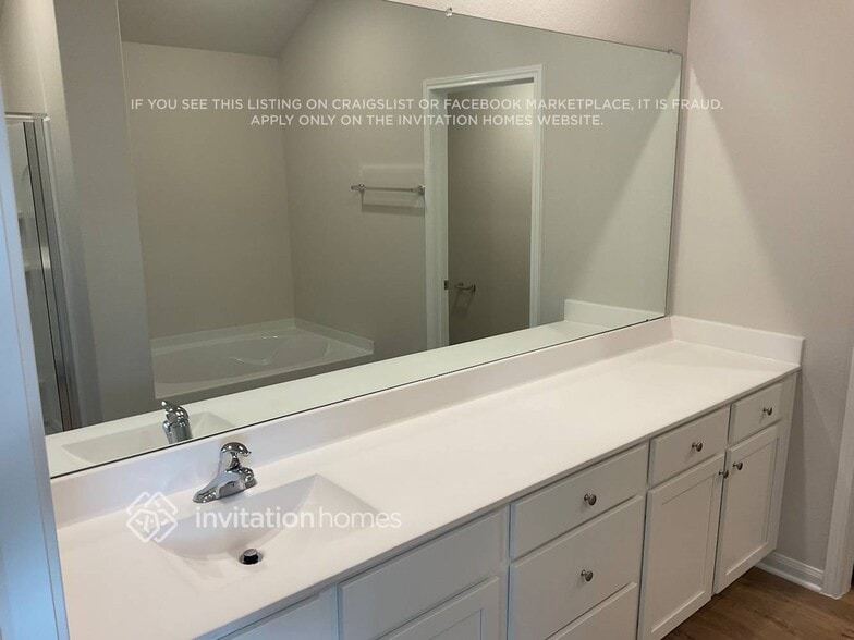 Building Photo - 8204 Sunberry Shadow Dr