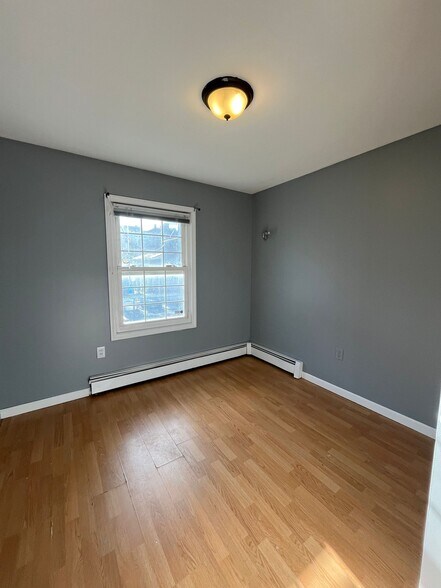 Building Photo - 35 Fairview Ave