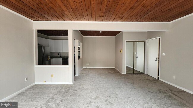 Building Photo - 53 Skyhill Rd