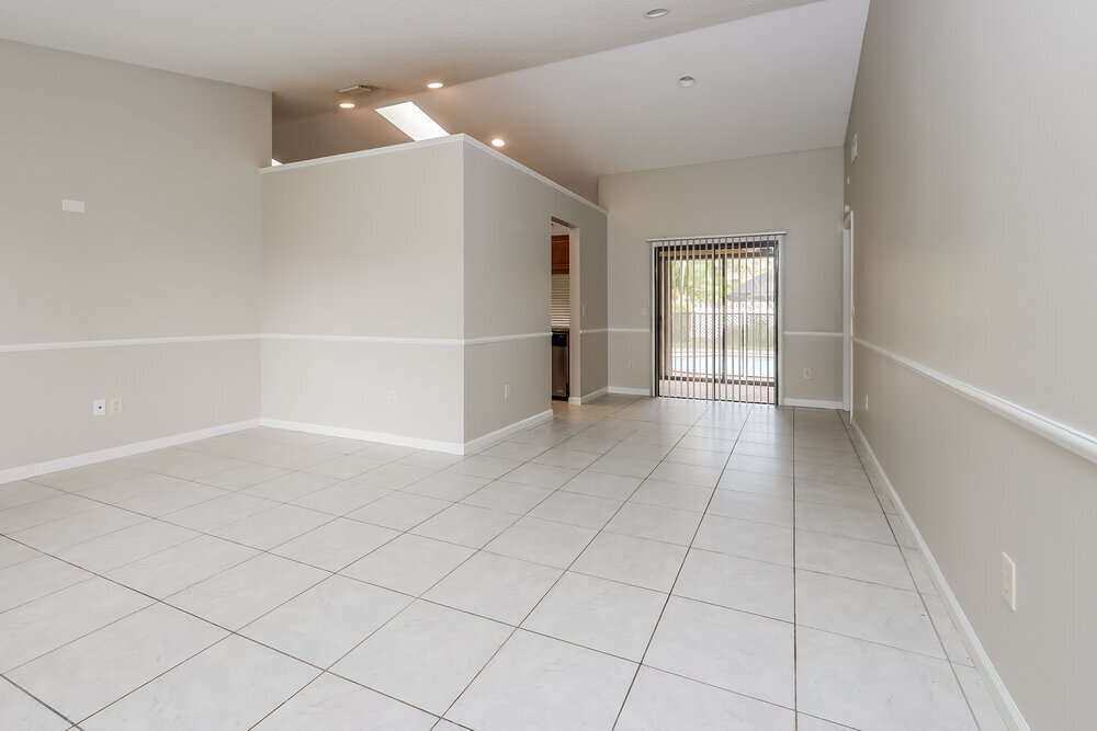 Building Photo - 1653 Primrose Ln