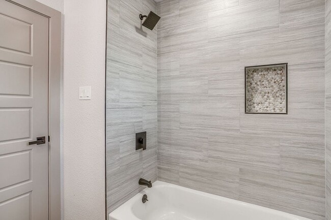 Building Photo - Amazing Modern- 3 Bedroom, 2 Bath Ready for New Tenants- Burleson ISD- 76028