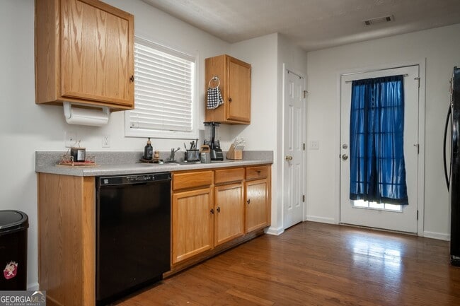 Building Photo - 213 Sidney Lanier Ave