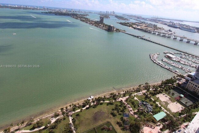 Building Photo - 1900 N Bayshore Dr