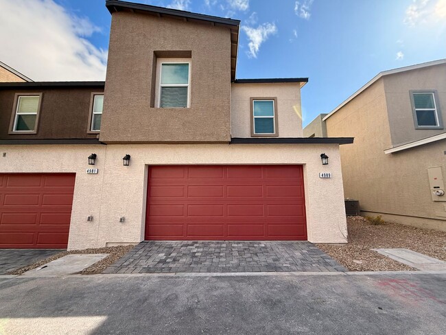 Primary Photo - BRAND NEW 3 BED 2.5 BATH 2 CAR GARAGE TOWN...