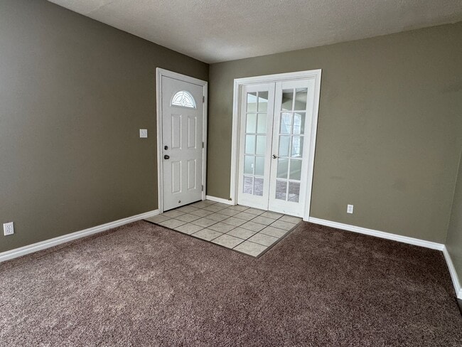 Building Photo - 3109 NW Liberty- AVAILABLE NOW!