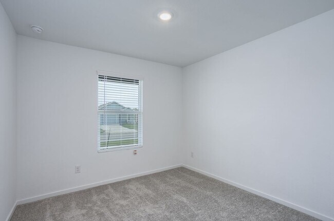 Building Photo - 727 Ginkgo Wy