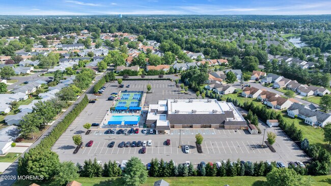 Building Photo - 414D Andover Dr