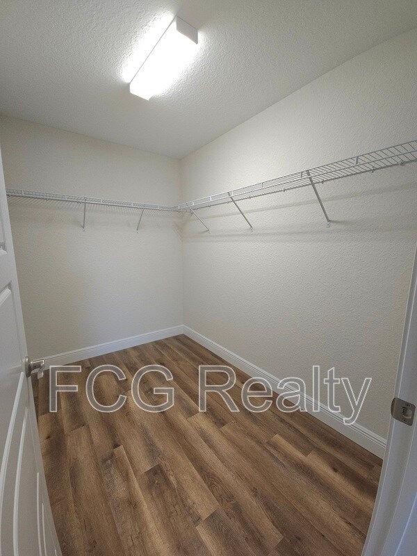 Building Photo - 5 Emerald Trail