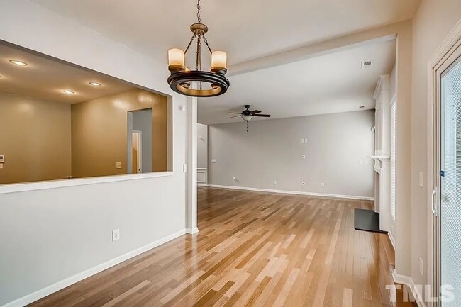 Building Photo - Elegant Long Lake Townhome | Hardwood Floors | 2-Car Garage | Pool