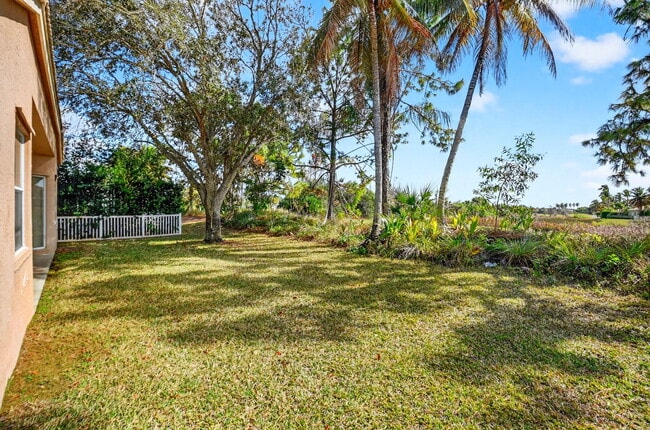 Building Photo - 2431 Westmont Dr