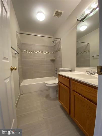 Building Photo - Impressive Three-Bedroom Townhome in North...