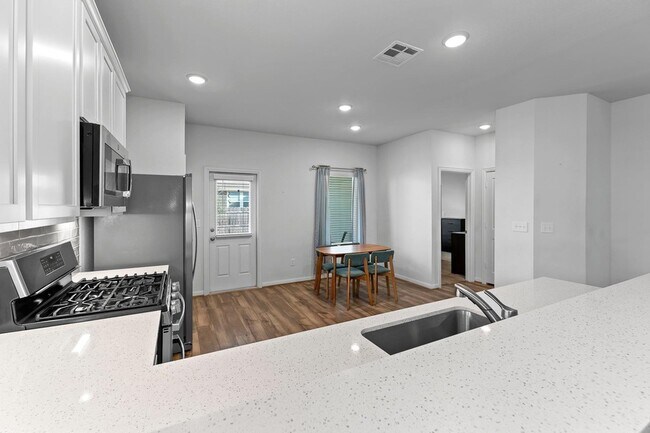 Building Photo - 216 Blue Hibiscus Dr