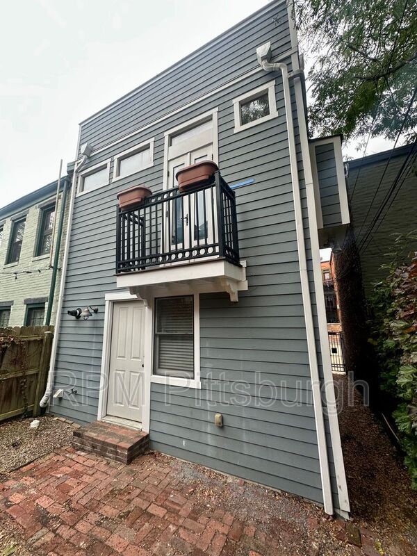 Building Photo - 1222 Mimosa Wy