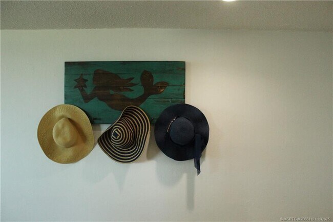 Building Photo - 10102 S Ocean Dr