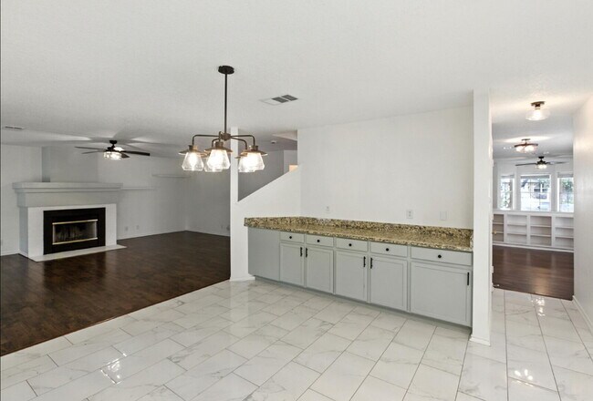Building Photo - 22023 Oriole Hill Dr
