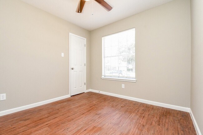 Building Photo - 7818 Summer Pl Dr